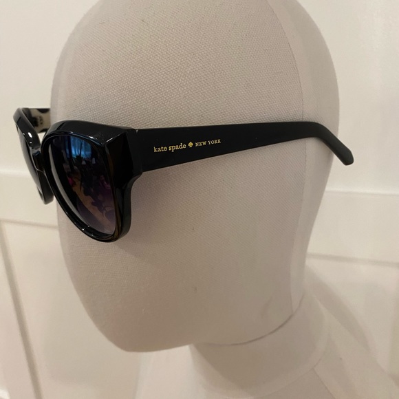 Kate Spade cat eyed sunnies, no case. - Picture 2 of 2
